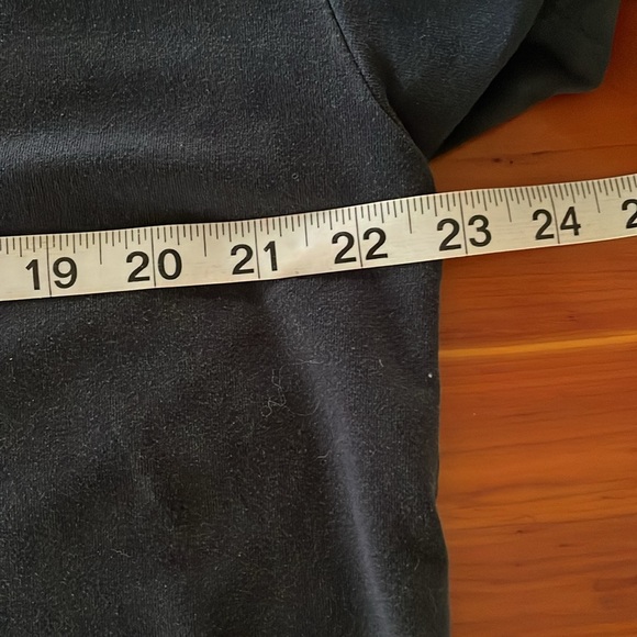 Large Under Armour The Girlfriend Tee black white graphic short sleeve shirt top - Picture 12 of 15